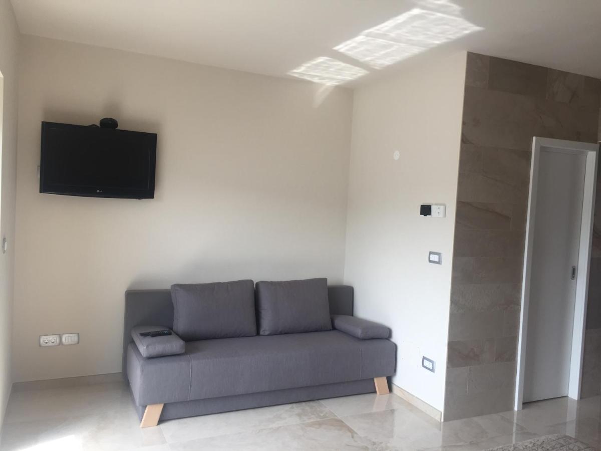 Rooms And Apartments Lisjak Koper Exterior foto