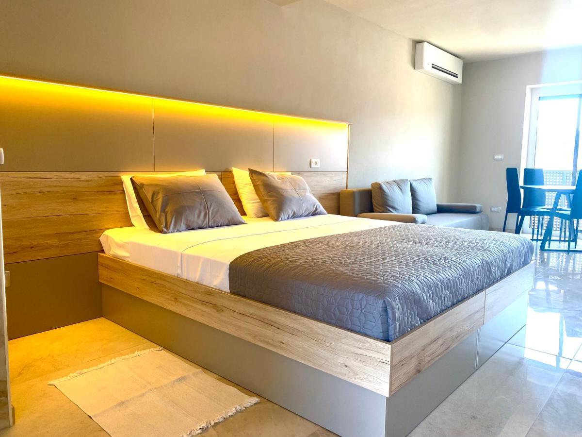 Rooms And Apartments Lisjak Koper Exterior foto