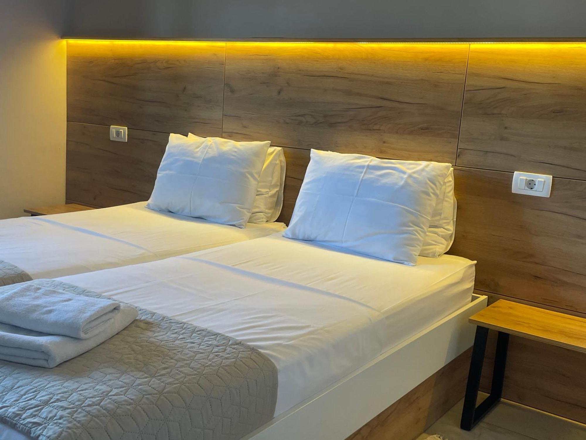 Rooms And Apartments Lisjak Koper Exterior foto